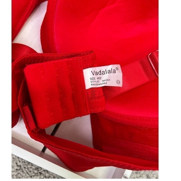 Vadalala red bra      44D - Picture 5 of 5